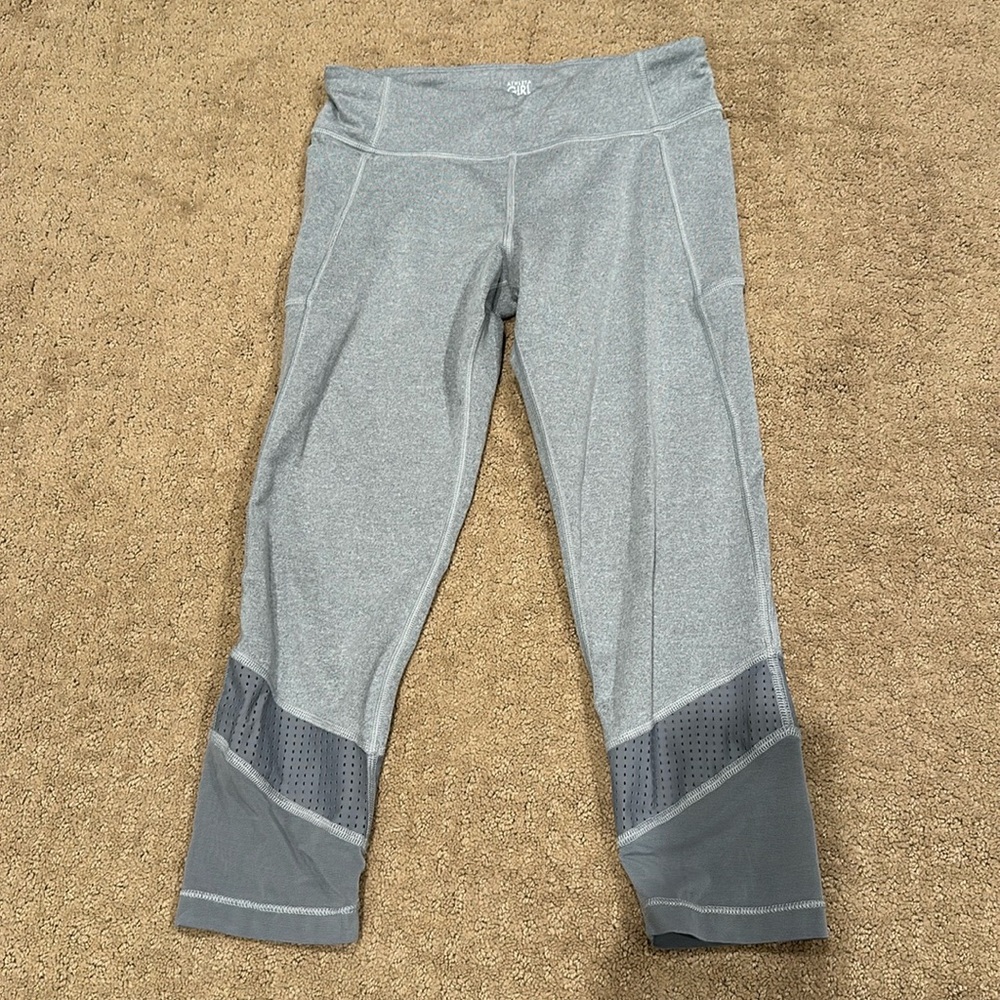 Athleta girl Refuel Mesh Capri - size L/12